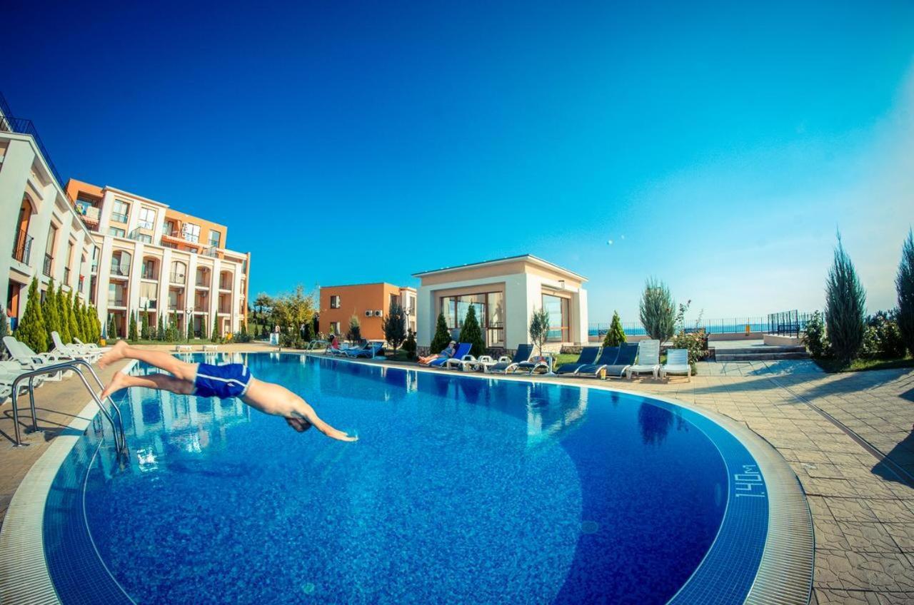 Grand Resort - Imperial Crown Fort Club - Prestige Apartments النايت المظهر الخارجي الصورة
