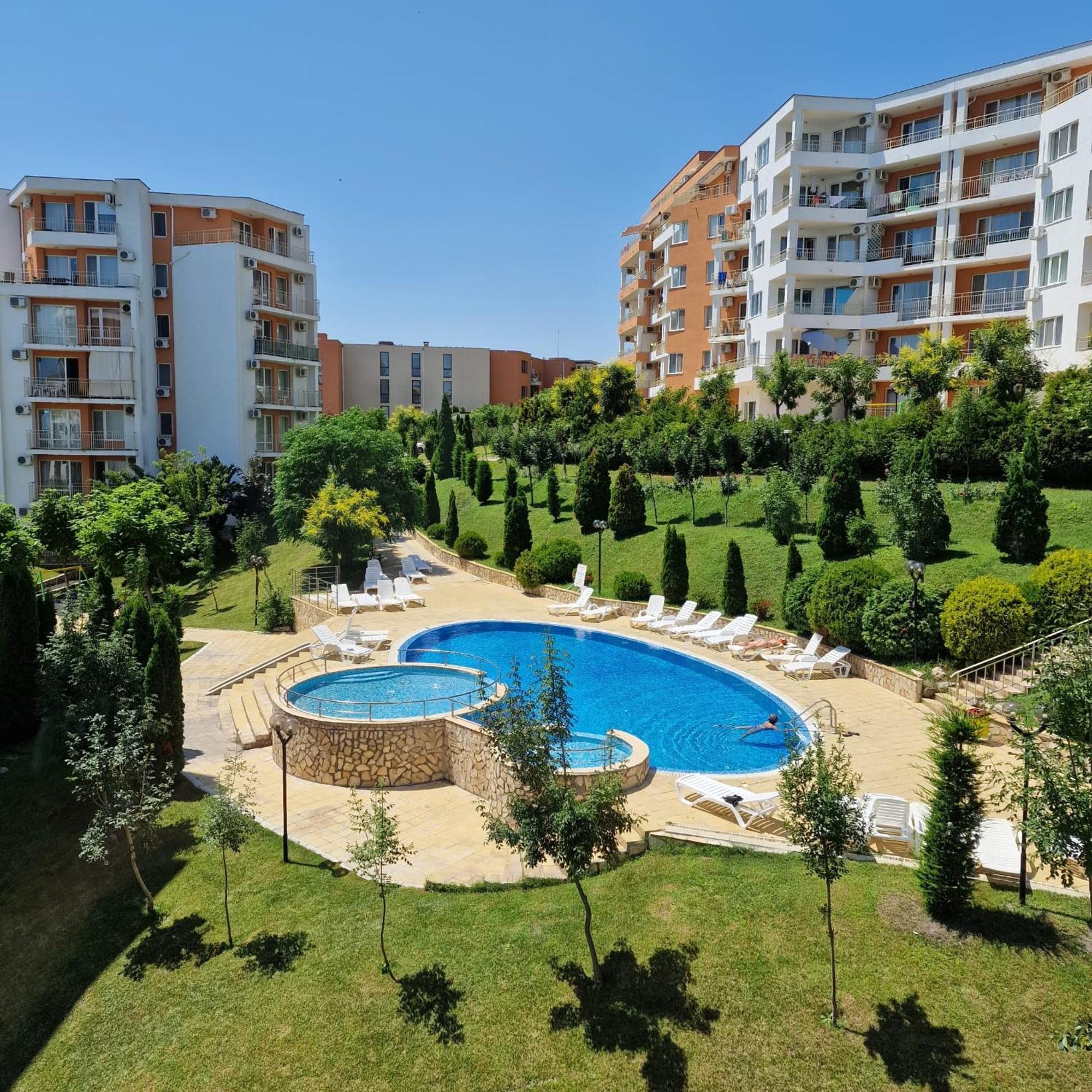 Grand Resort - Imperial Crown Fort Club - Prestige Apartments النايت الغرفة الصورة