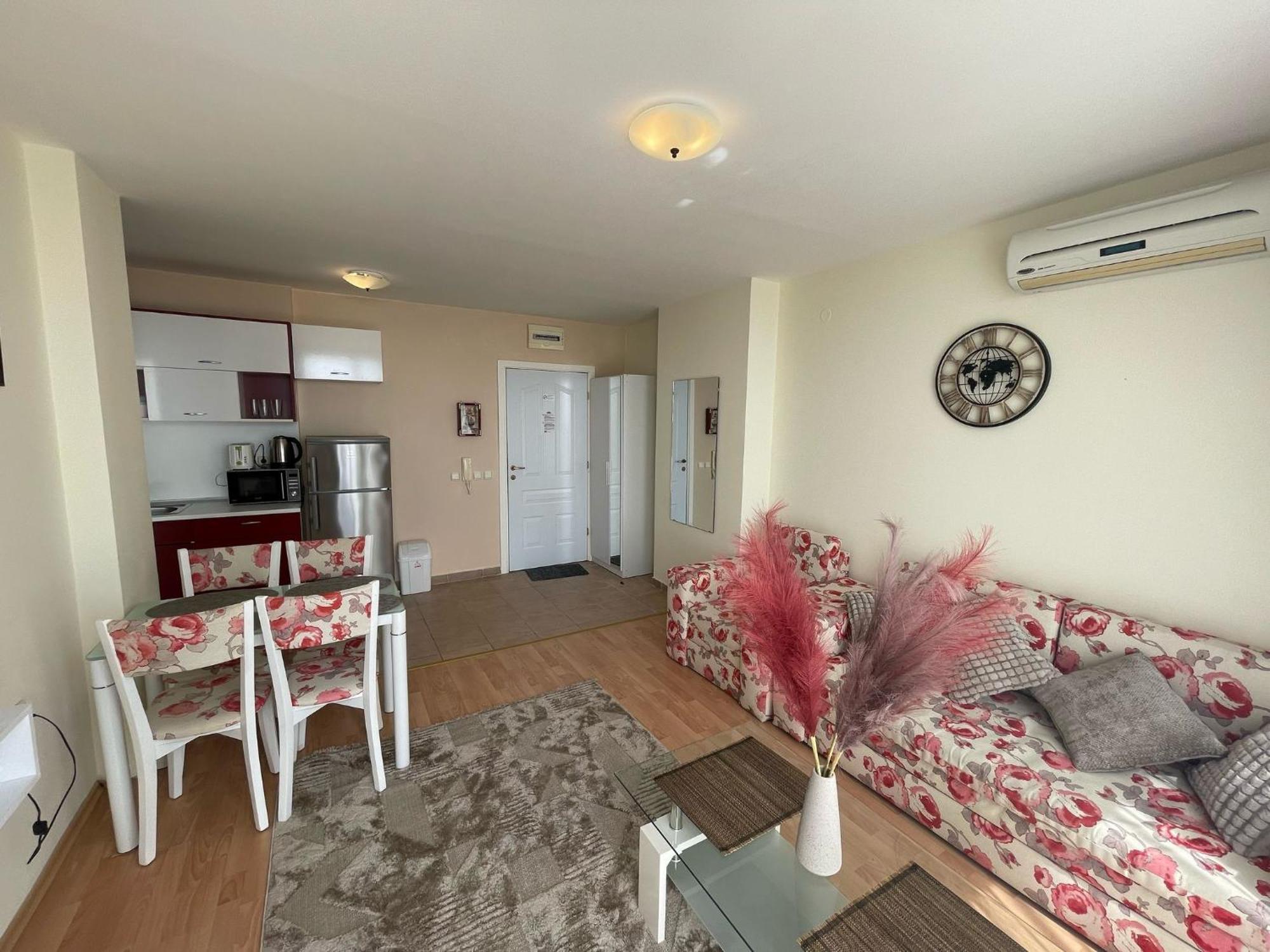 Grand Resort - Imperial Crown Fort Club - Prestige Apartments النايت الغرفة الصورة